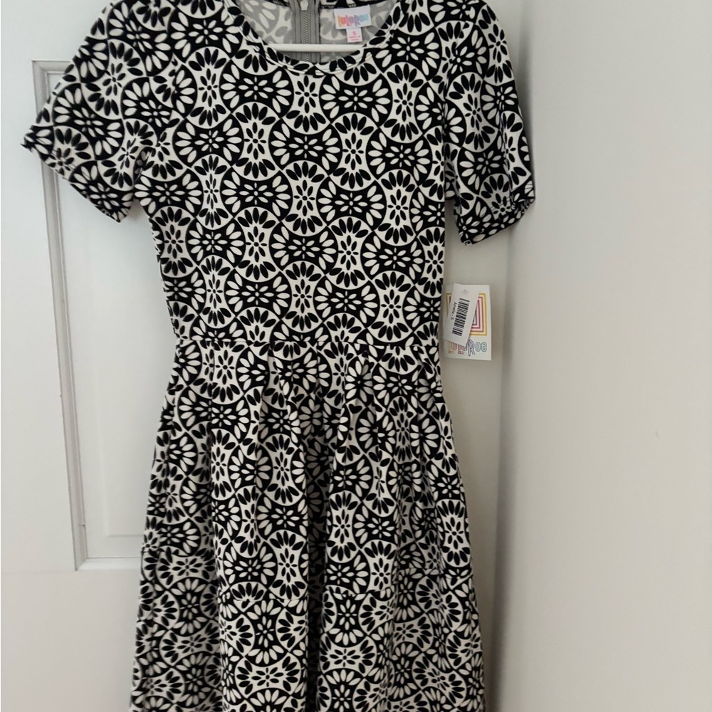 Lularoe Amelia size small, BNWT